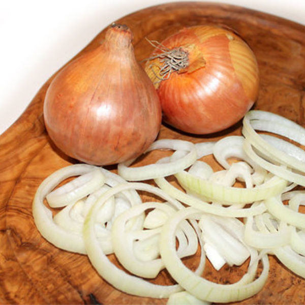 Onion juice for thick hair