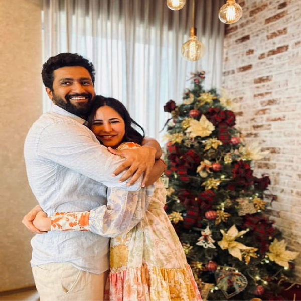 vicky kaushal and katrina kaif pics,vicky kaushal and katrina kaif romance,vicky and Katrina