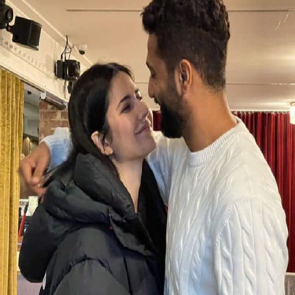   vicky kaushal and katrina kaif pics,vicky kaushal and katrina kaif romance,vicky and Katrina