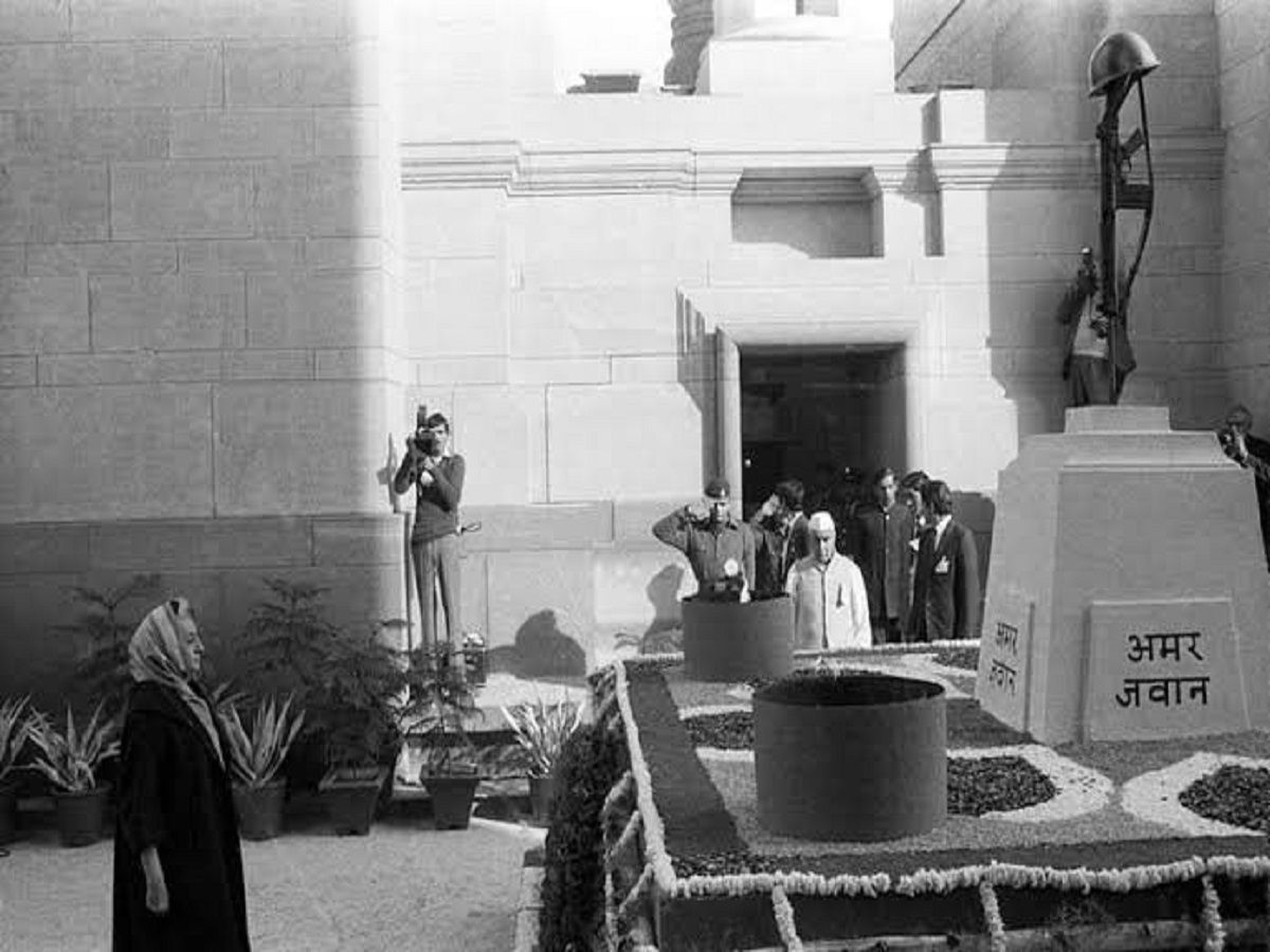 AMAR JAWAN JYOTI INDIRA GANDHI