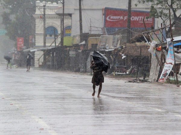 amphan cyclone visuals of destruction in West Bengal Odisha