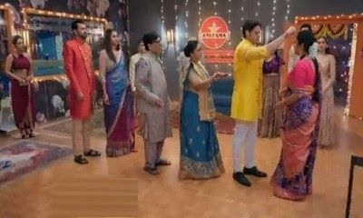 Anuj fills sindoor in Anupama Maang