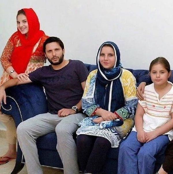 Shahid Afridi daughter Aqsa Afridi photos