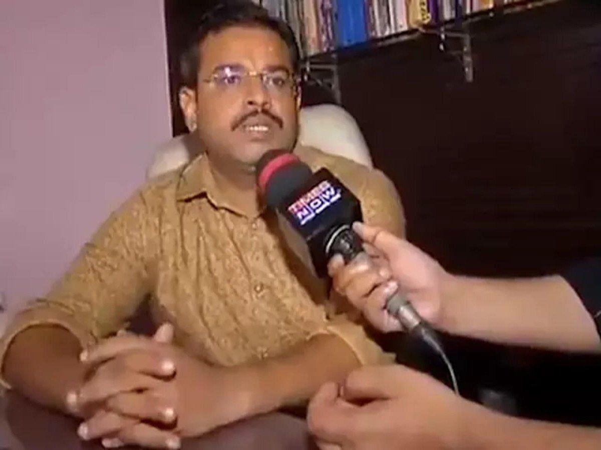 Lakhimpur Kheri Violence : लखीमपुर हिंसा मामले में 2 की गिरफ्तारी, मंत्री के बेटे आशीष मिश्रा को कल पेश होने को कहा
