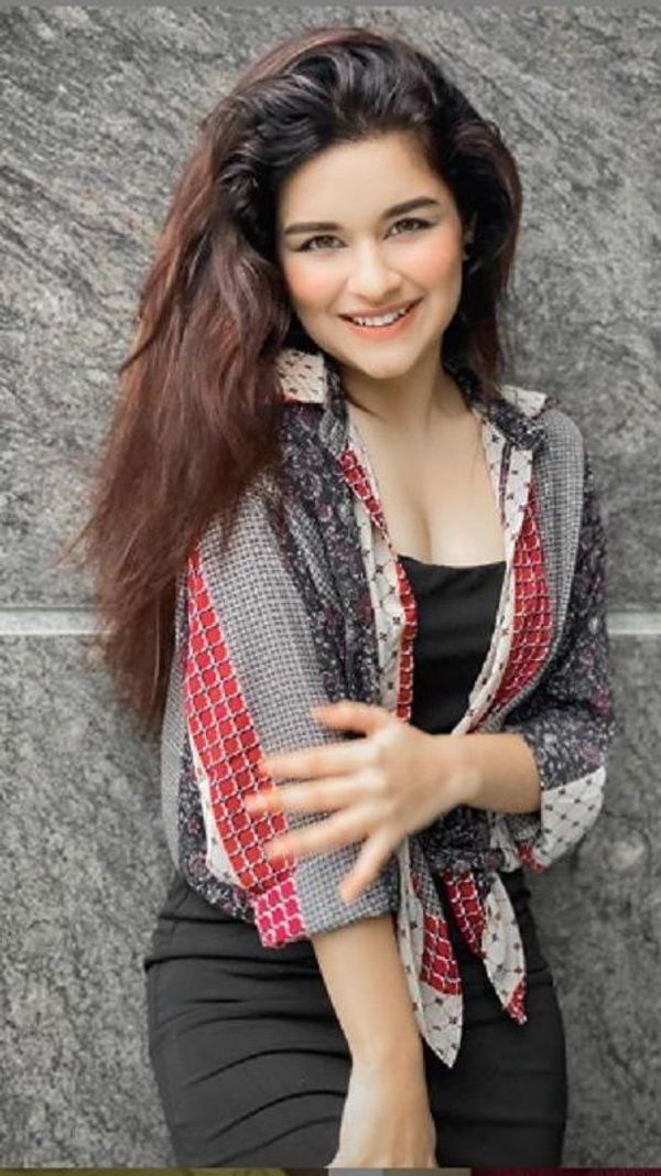 TV actress Avneet Kaur Image