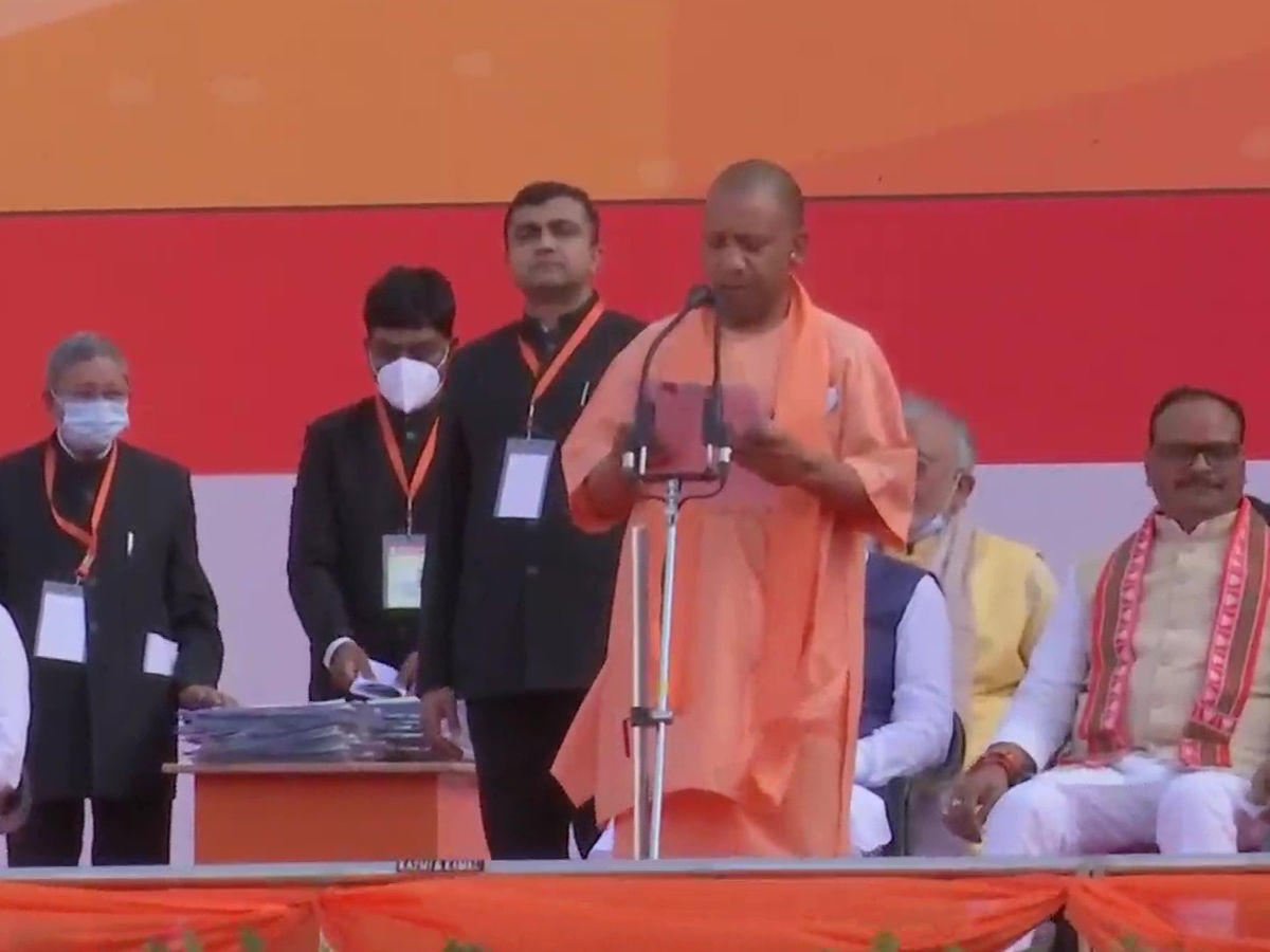 UP CM Yogi Adityanath Swearing-In ceremony : योगी आदित्यनाथ ने दूसरी बार ली सीएम पद की शपथ, जानिए कौन-कौन बने मंत्री