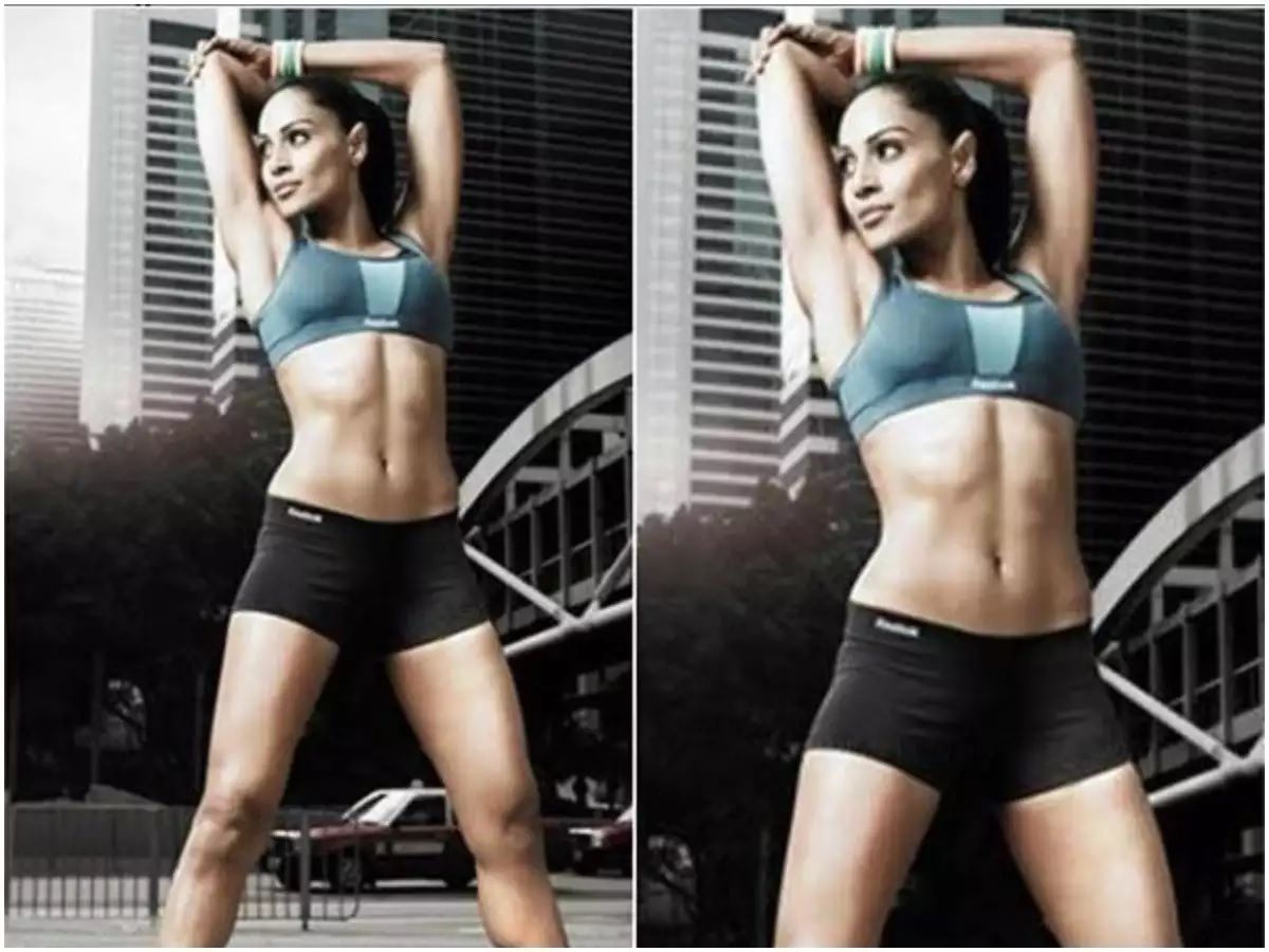 Bipasha basu abs