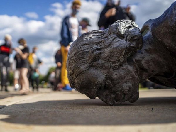 जॉर्ज फ्लॉयड की मौत के बाद निशाने पर 'दासता के प्रतीक'