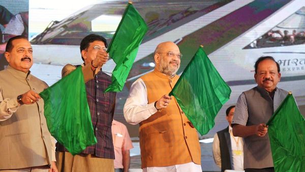 vande bharat, vande bharat express, delhi to katra vande bharat