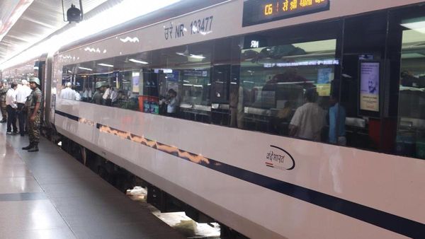vande bharat, vande bharat express, delhi to katra vande bharat