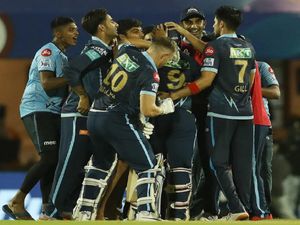 TATA IPL 2022, PBKS vs GT Live Score: पंजाब-गुजरात मैच के ताजा अपडेट्स