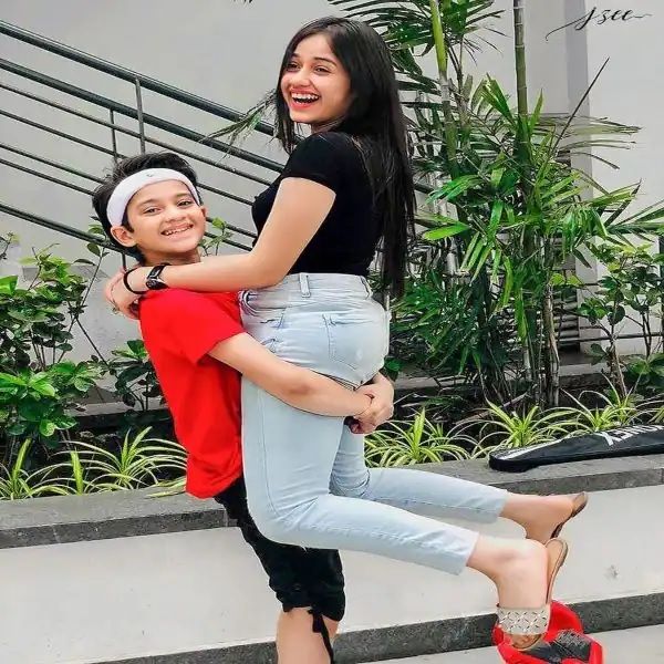 Jannat Zubair and Ayan Zubair