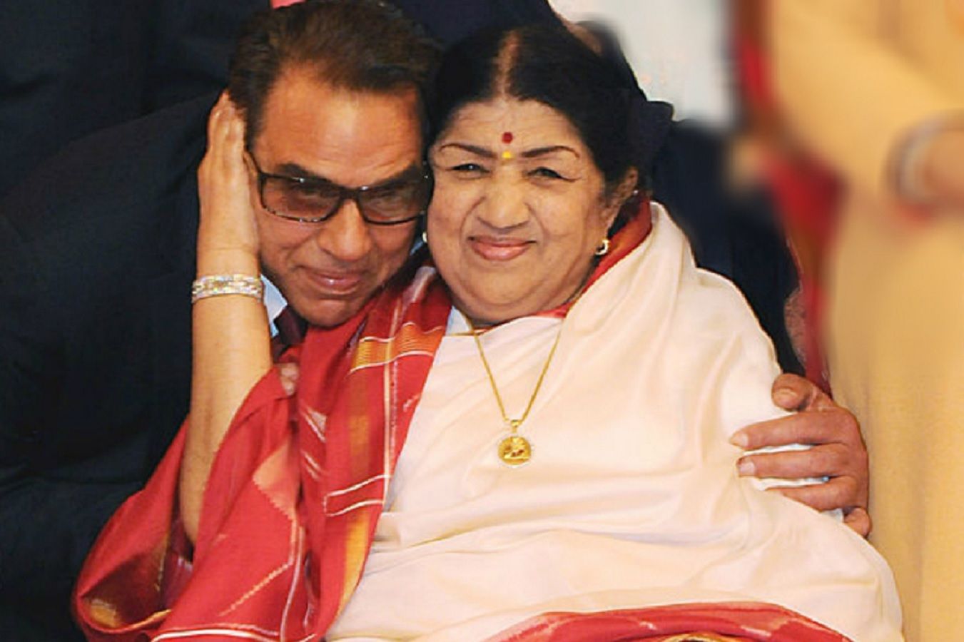 Lata Mangeshkar and Dharmendra