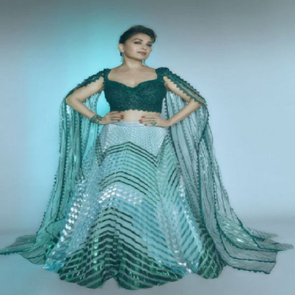 माधुरी दीक्षिक की पिक्स हुई वायरल