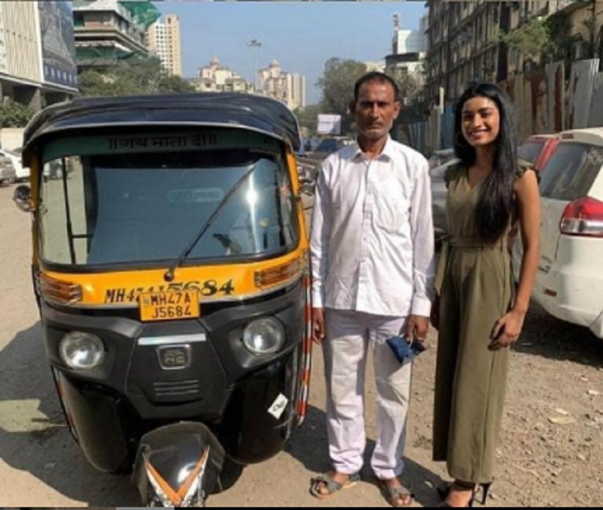 Rickshaw Driver daughter Manya Singh