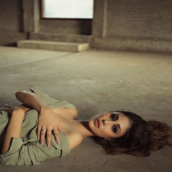 इंस्टाग्राम पर मौनी की यह पिक खूब वायरल हो रही है