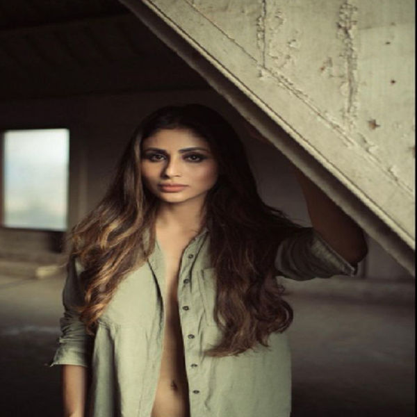 मौनी रॉय की इस फोटो पर कई लाइक मिले हैं