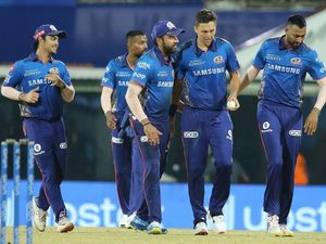 Kolkata Knight Riders vs Mumbai Indians Live Score