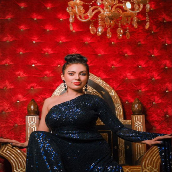 इस फोटो में मुनमुन ने काफी अलग पोज दिया है