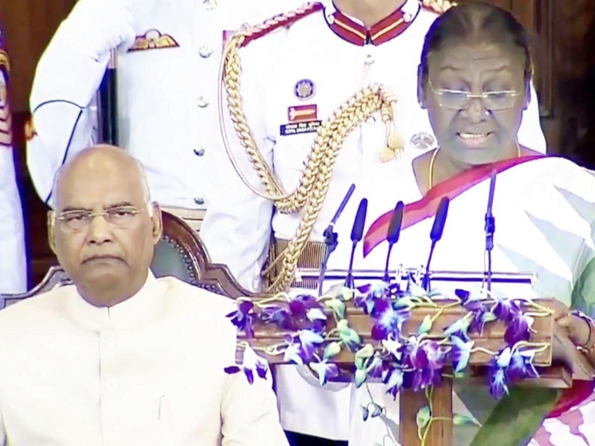President Draupadi Murmu Oath Ceremony: द्रौपदी मुर्मू बनीं 15वीं राष्ट्रपति, 'नमस्कार-जोहार' का जिक्र कर बोलीं- वंचित, गरीब, दलित पिछड़े और आदिवासी मुझ में देख रहे अपनी परछाई