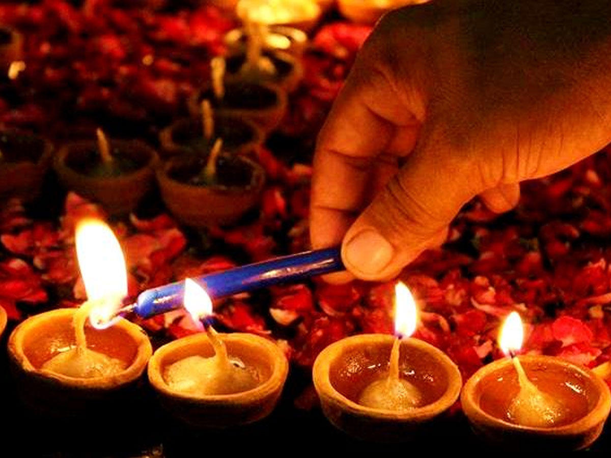 Naraka Chaturdashi 2021 Puja Vidhi, Muhurat: नरक चतुर्दशी पर करें यम देवता की पूजा, जानिए पूजा विधि से लेकर मंत्र