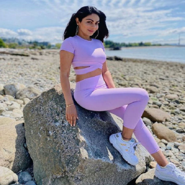 Punjabi actress Neeru Bajwa glamorous avatar make fans crazy see her ...