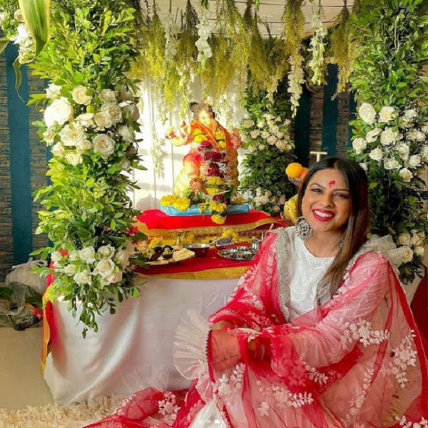 निया शर्मा