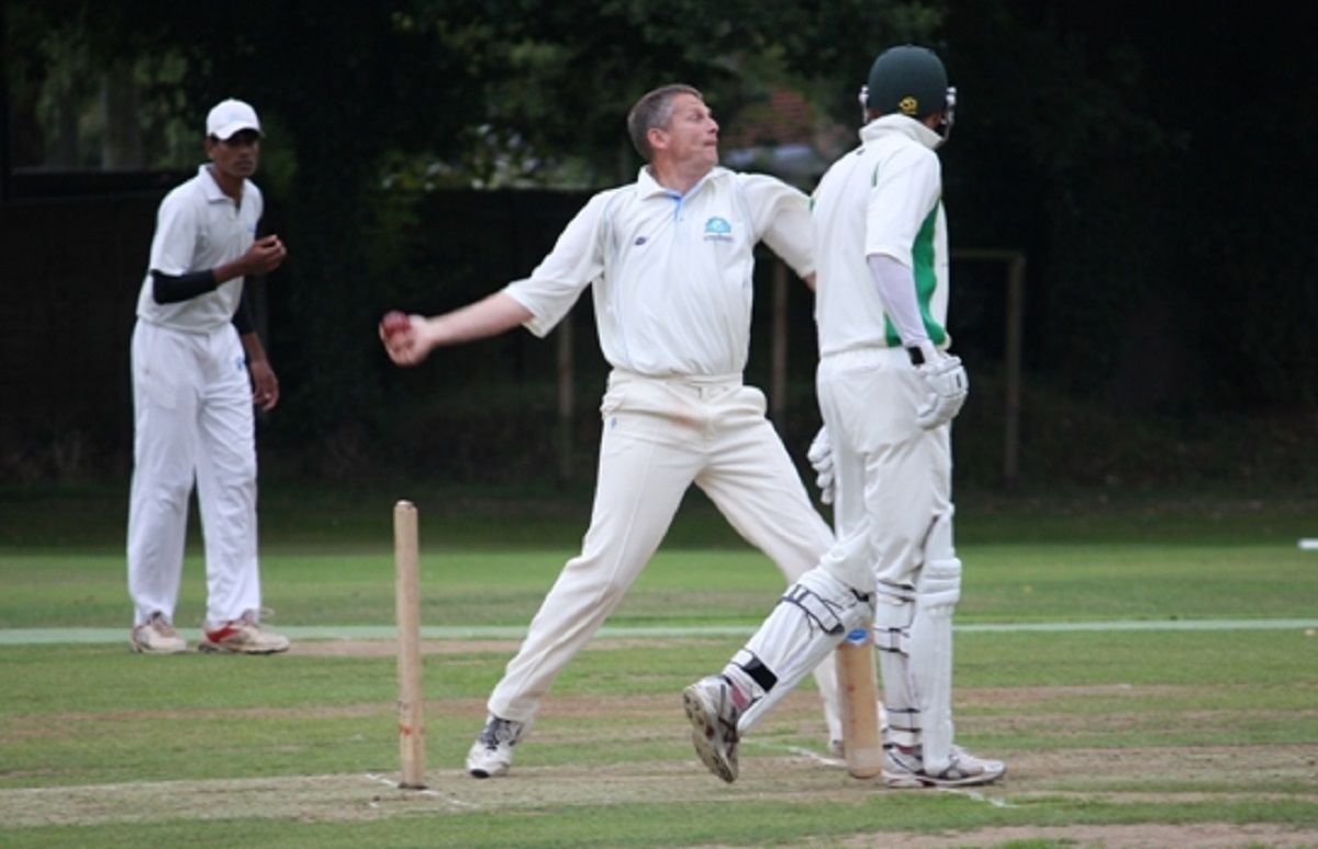 Peter Such bowling