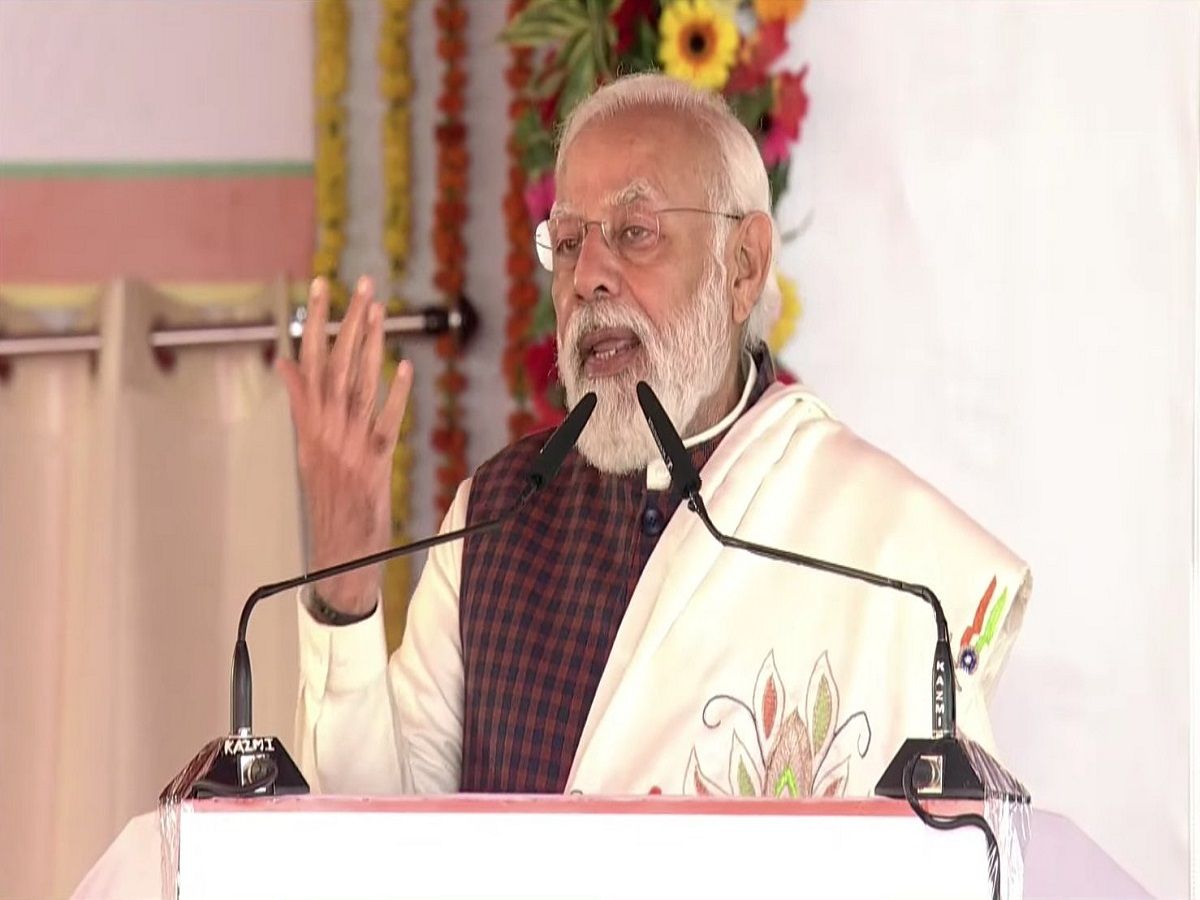 Ganga Expressway: शाहजहांपुर में पीएम मोदी बोले- 'हमारी सरकार दिन-रात गरीबों के लिए काम करती है'