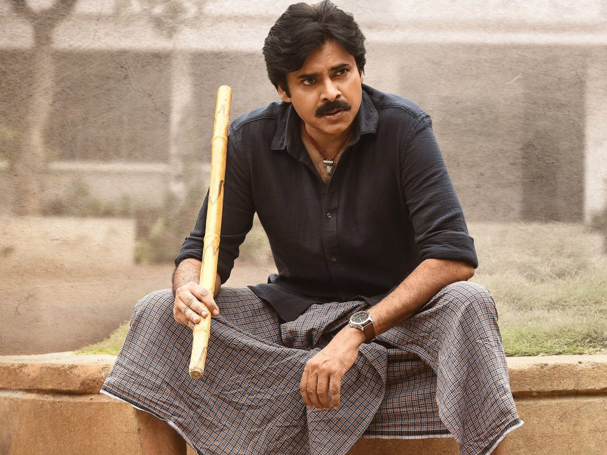 Pawan Kalyan injured while shooting for Agnathavasi