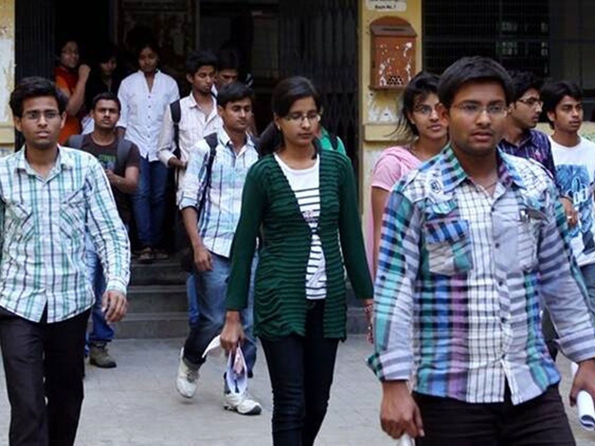 Railway Group D Admit Card: rrbcdg.gov.in से डाउनलोड कर सकेंगे आरआरबी ग्रुप डी परीक्षा के लिए प्रवेश पत्र