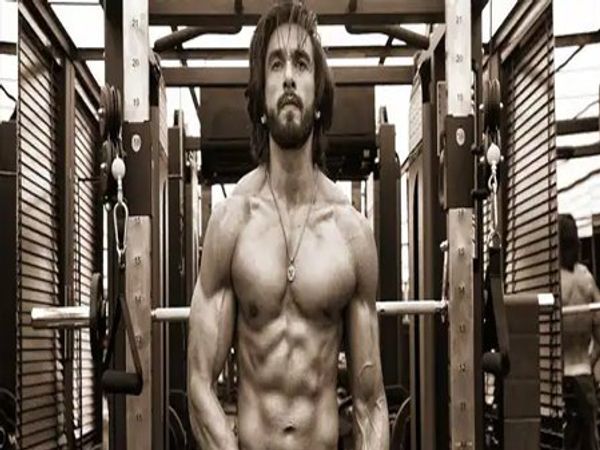 ranveer singh nude photo shoot case