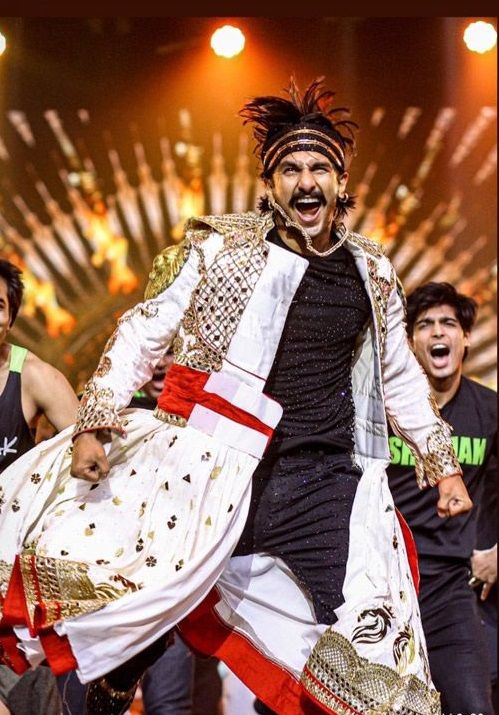 Ranveer singh dance award show