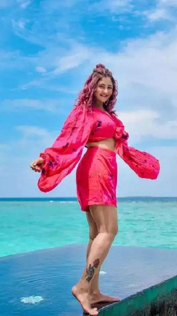 Rashami Desai pics