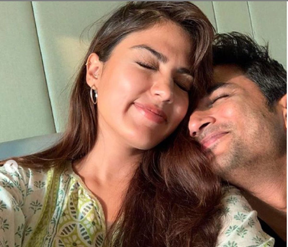 Rhea Chakraborty with Sushant