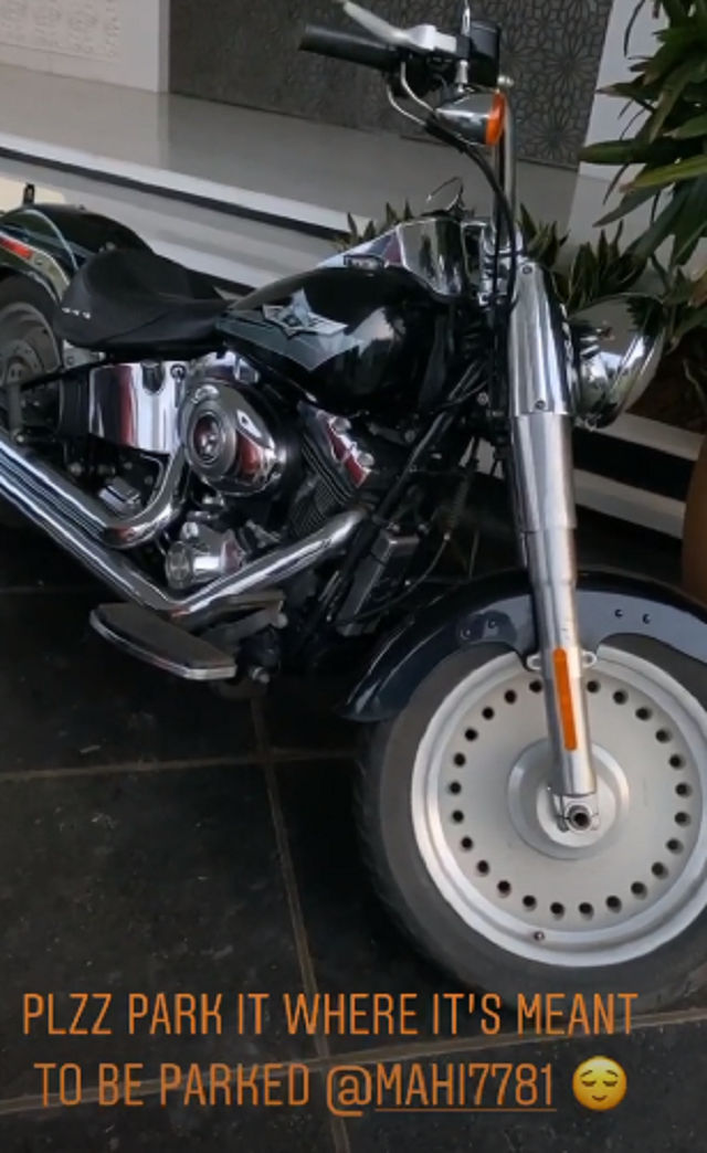 DHONI HARLEY DAVIDSON BIKE