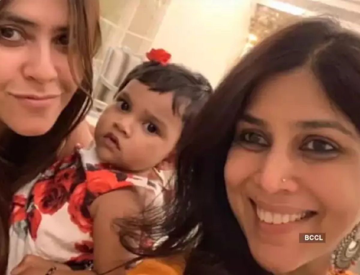 Sakshi Tanwar with Child