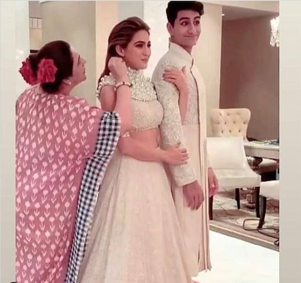 Sara ali khan mother kala Tika