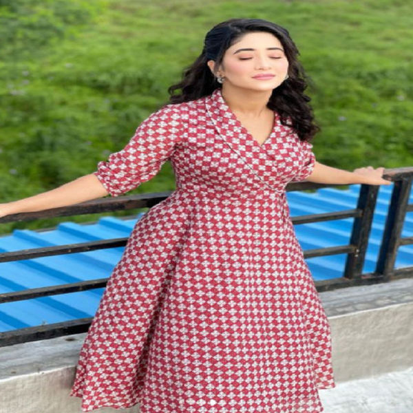 बेहद खूबसूरत हैं ये रिश्ता क्या कहलाता है कि एक्ट्रेस शिवांगी जोशी