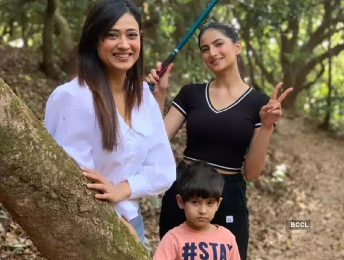 Shweta Tiwari with children