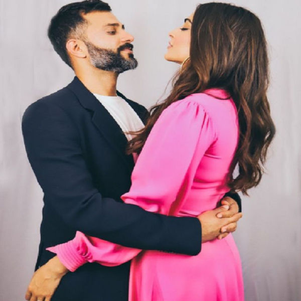 Sonam Kapoor Viral Photos