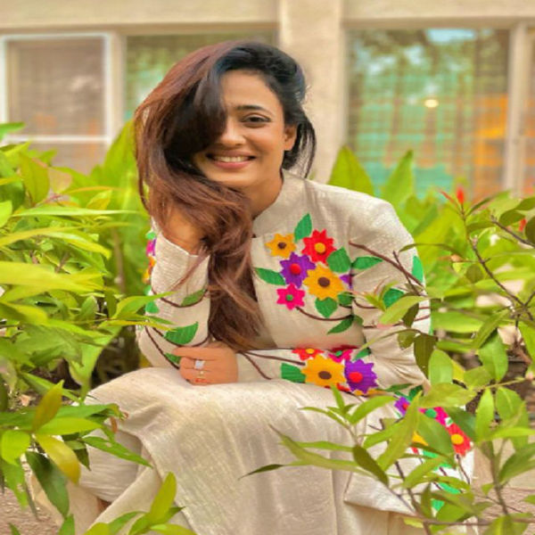 बालों में श्वेता तिवारी रेग्यूलर ऑयलिंग करती हैं