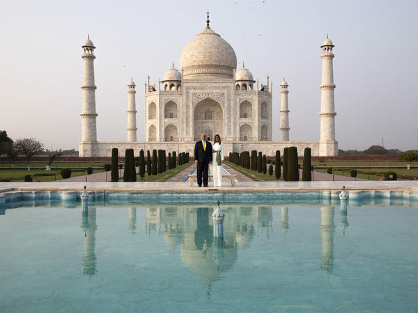  अमेरिकी राष्ट्रपति ट्रंप और मेलानिया ने किया ताज का दीदार