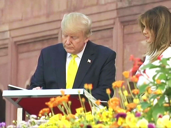  अमेरिकी राष्ट्रपति ट्रंप और मेलानिया ने किया ताज का दीदार