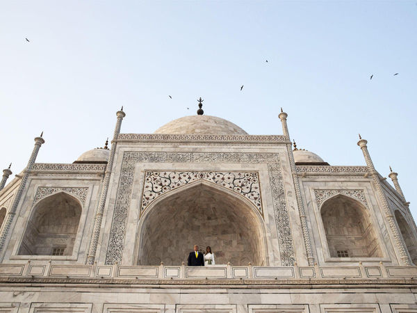  अमेरिकी राष्ट्रपति ट्रंप और मेलानिया ने किया ताज का दीदार