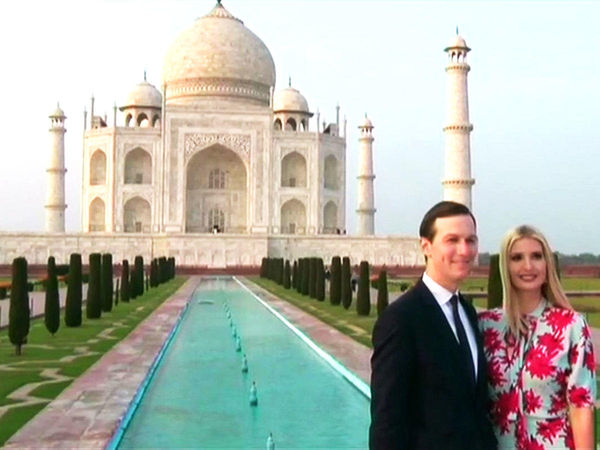  अमेरिकी राष्ट्रपति ट्रंप और मेलानिया ने किया ताज का दीदार