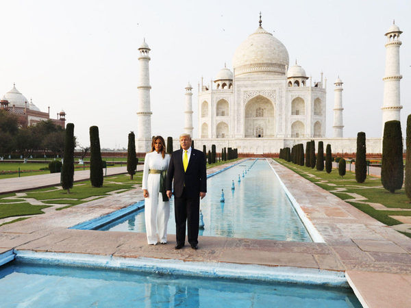  अमेरिकी राष्ट्रपति ट्रंप और मेलानिया ने किया ताज का दीदार