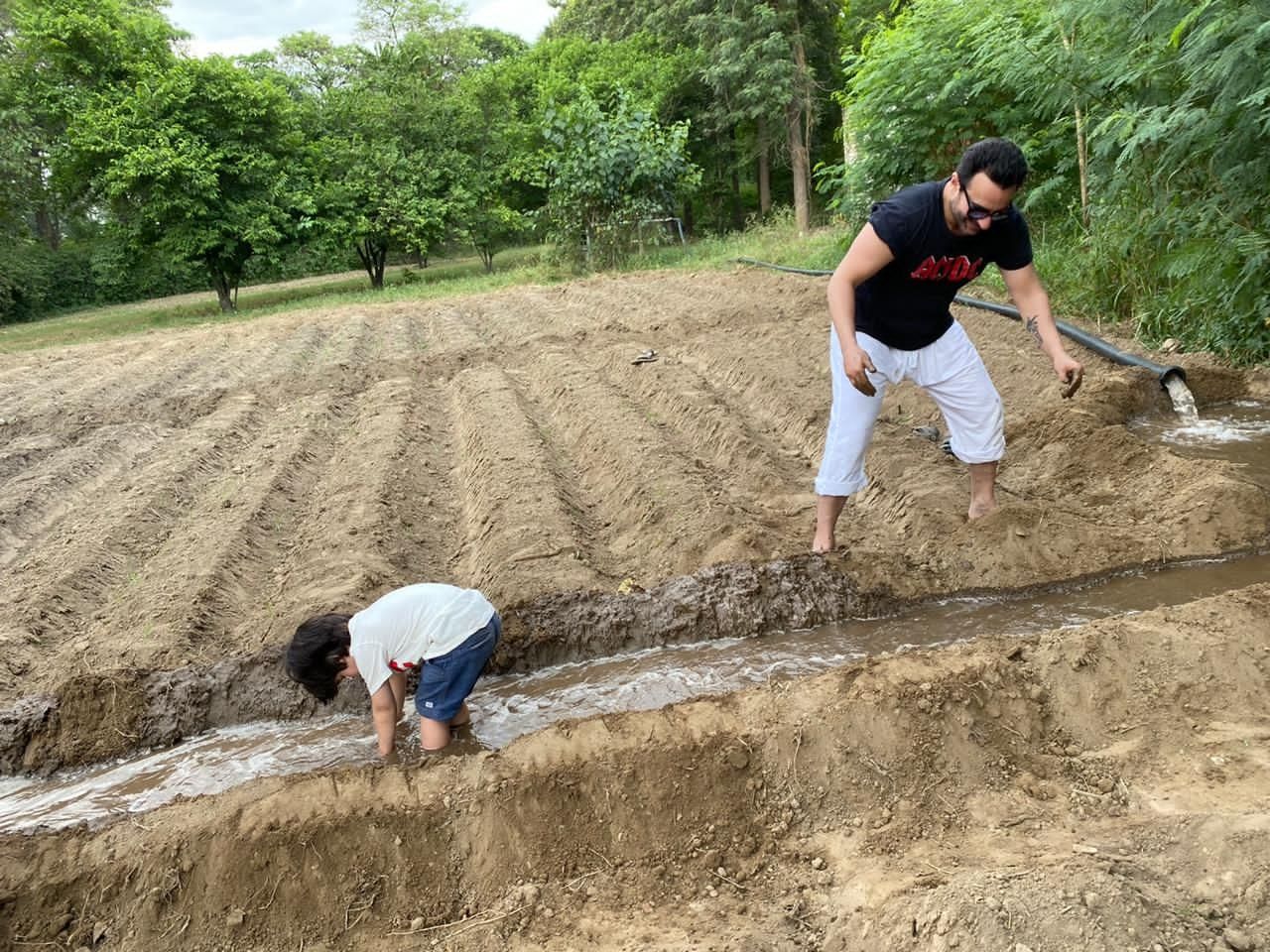 Taimoor in Farm House with Father Saif Ali Khan