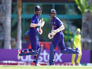 INDIA vs Australia LIVE Cricket SCORE