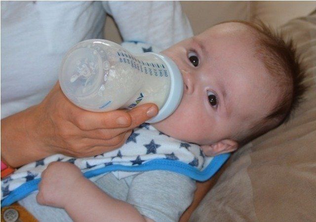 reasons-why-infant-or-baby-vomits-milk-after-feeding